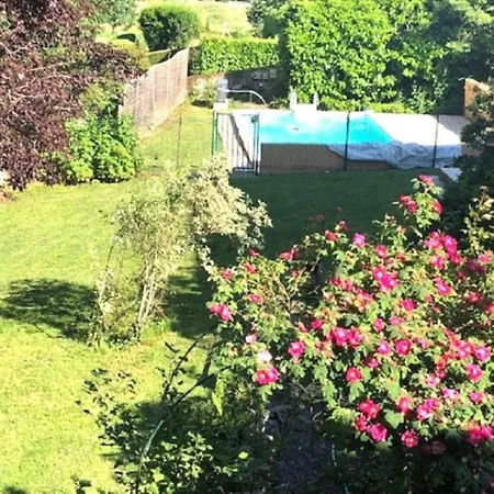 Maison Dans Village Avec Piscine Semesterbostad Le Rouget