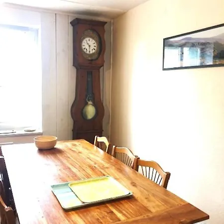 Semesterbostad Maison Dans Village Avec Piscine