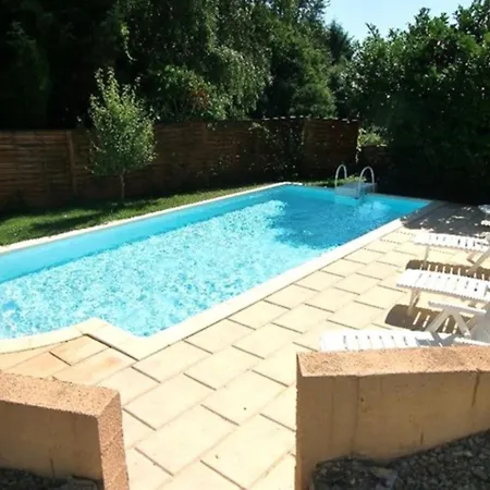 Maison Dans Village Avec Piscine Semesterbostad